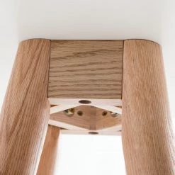 Mørteens Table haute Lindholm - Partiellement en chêne massif - Blanc mat / Chêne rouge -Luxe Intérieur Magasin 1000126818 190110 15150100004 GALLERYIMAGES P000000001000126818