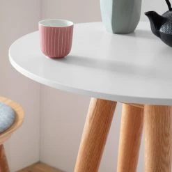 Mørteens Table haute Lindholm - Partiellement en chêne massif - Blanc mat / Chêne rouge -Luxe Intérieur Magasin 1000126818 190122 08492800006 GALLERYIMAGES P000000001000126818