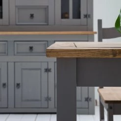 Maison Belfort Table Finca Rustica I - Pin massif - Pin gris - 80 x 80 cm -Luxe Intérieur Magasin 1000178046 200603 16035600021 MOOD DETAILS P000000001000178046 mood