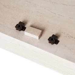 Wolf-Möbel Buffet Maison I - Acacia massif - Acacia couleur pierre / Blanc cassé -Luxe Intérieur Magasin 1000257219 220406 075 DETAILS P000000001000257219