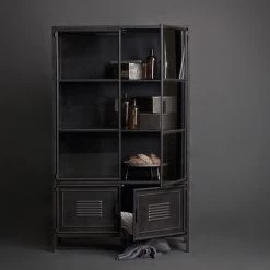 Red Living Vitrine Ravno - Métal - Noir vintage -Luxe Intérieur Magasin 1000275626 220209 12152100020 MOOD DETAILS P000000001000275626 mood