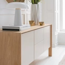 Studio Copenhagen Enfilade Maayka I - Partiellement en chêne massif - Blanc / Chêne clair -Luxe Intérieur Magasin 1000277378 220905 022 MOOD DETAILS P000000001000277378 mood