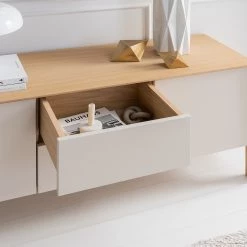 Studio Copenhagen Enfilade Maayka I - Partiellement en chêne massif - Blanc / Chêne clair -Luxe Intérieur Magasin 1000277378 220905 023 MOOD DETAILS P000000001000277378 mood